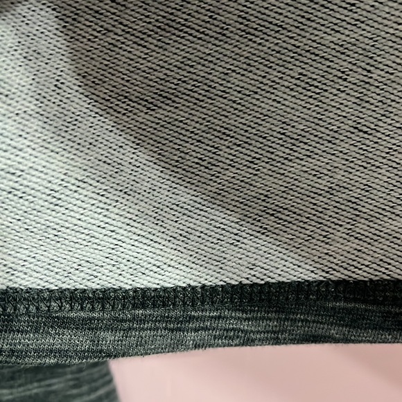 Cropped Lightweight Sweater - Picture 5 of 5